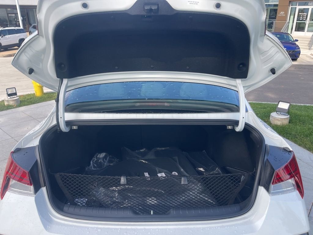 2025 Hyundai Elantra Hybrid Limited