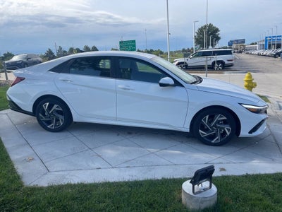 2025 Hyundai Elantra Hybrid Limited
