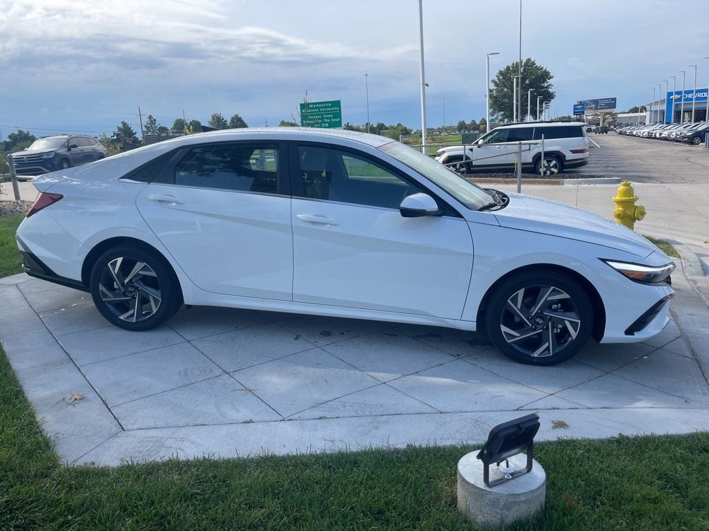 2025 Hyundai Elantra Hybrid Limited