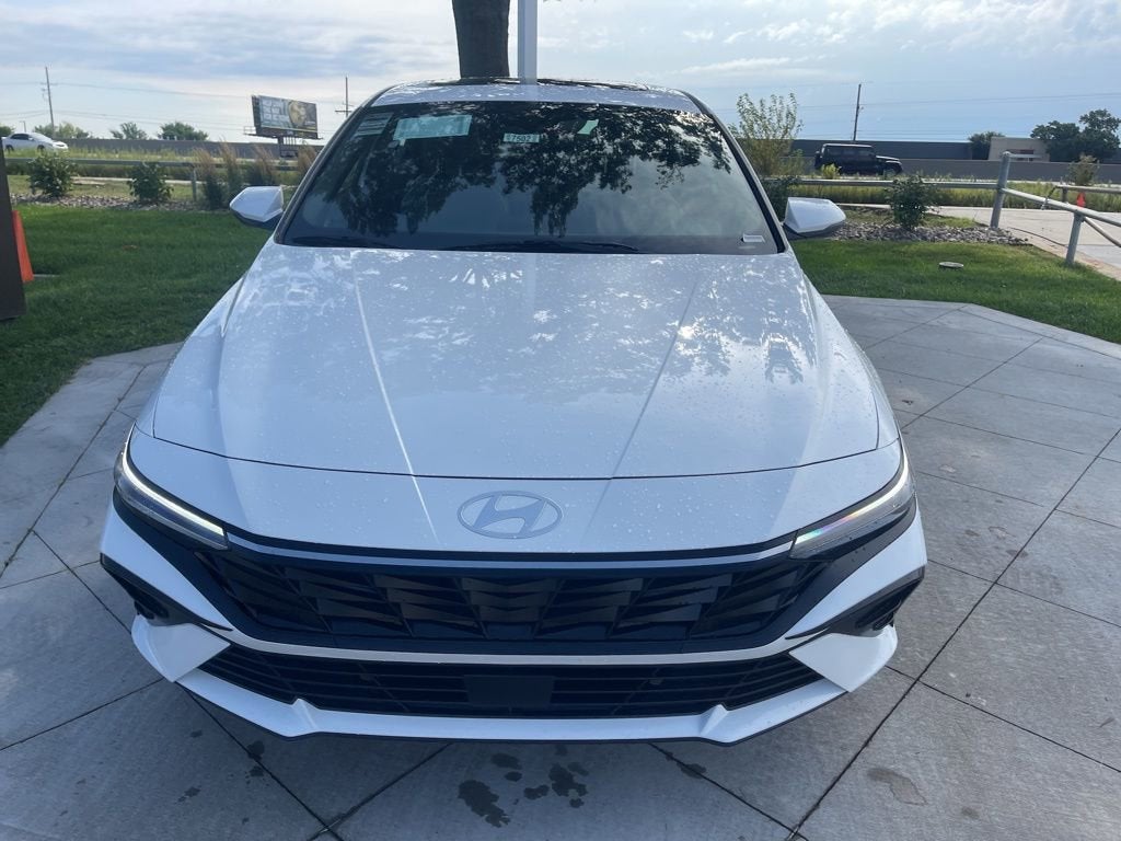 2025 Hyundai Elantra Hybrid Limited