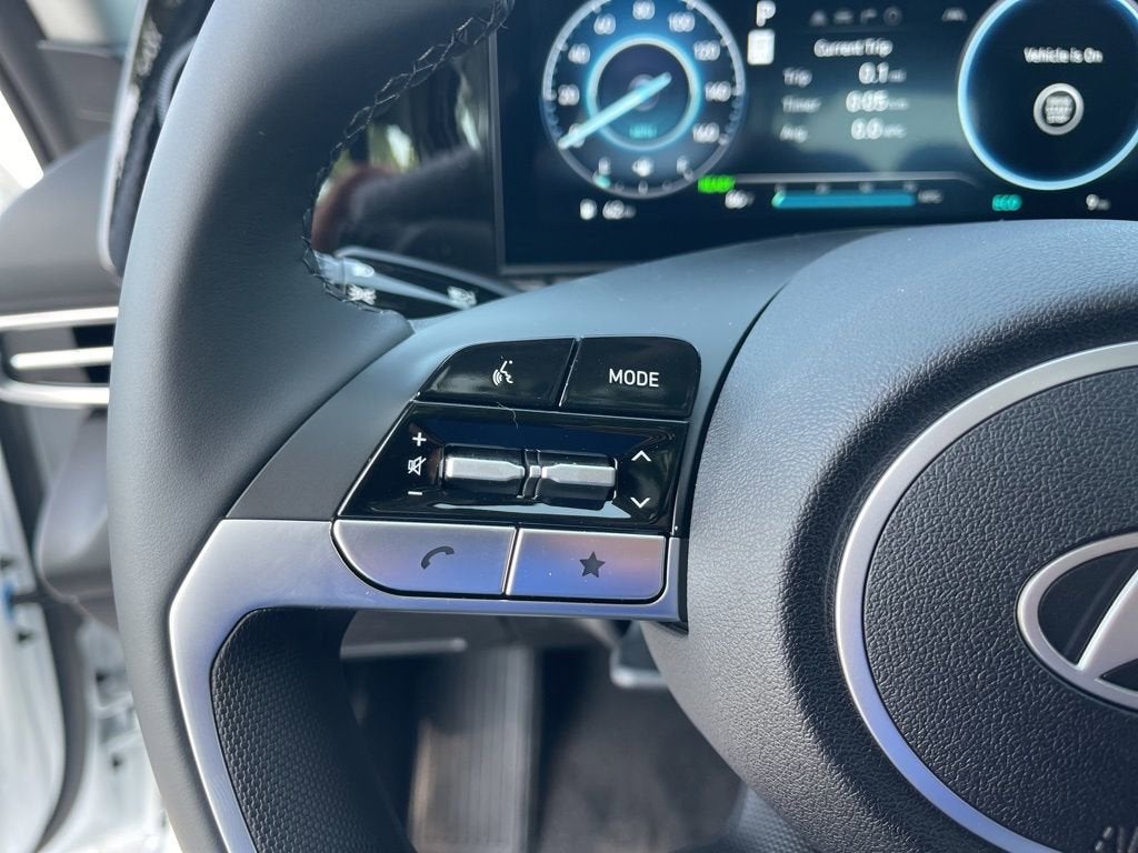 2025 Hyundai Elantra Hybrid Limited