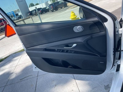 2025 Hyundai Elantra Hybrid Limited