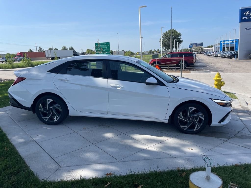 2025 Hyundai Elantra Hybrid Limited
