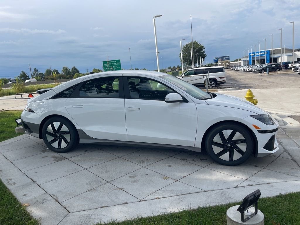 2025 Hyundai IONIQ 6 SE