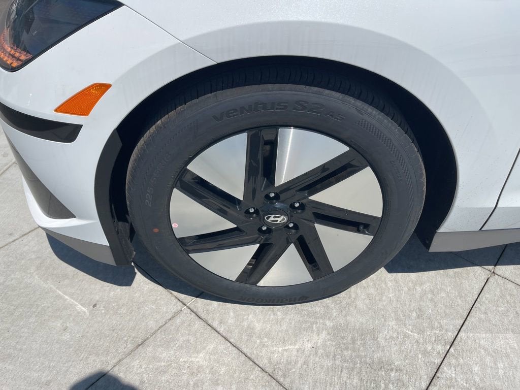 2025 Hyundai IONIQ 6 SE