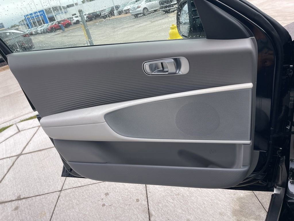 2025 Hyundai IONIQ 6 SEL