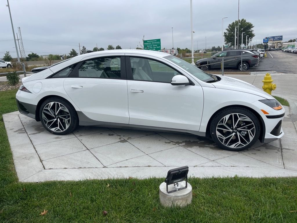 2025 Hyundai IONIQ 6 SEL