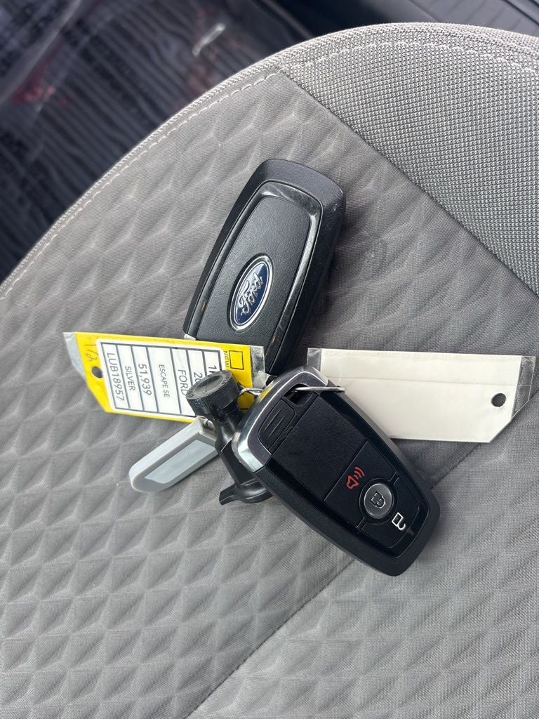 2020 Ford Escape SE