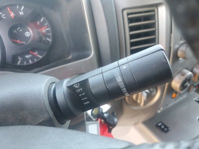 2004 Nissan Titan LE