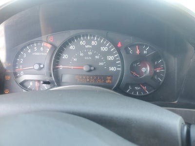 2004 Nissan Titan LE