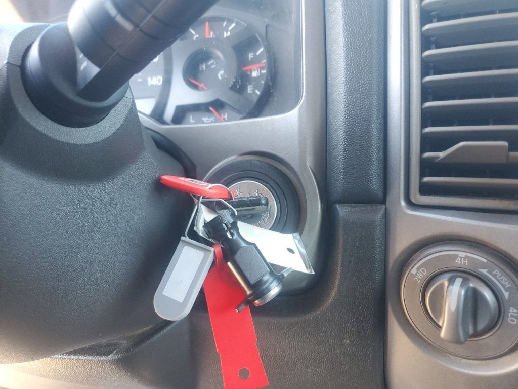 2004 Nissan Titan LE