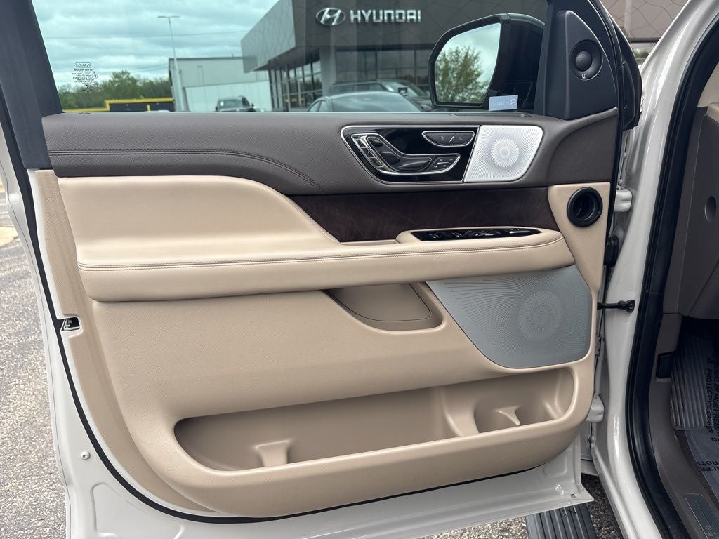 2023 Lincoln Navigator L Reserve