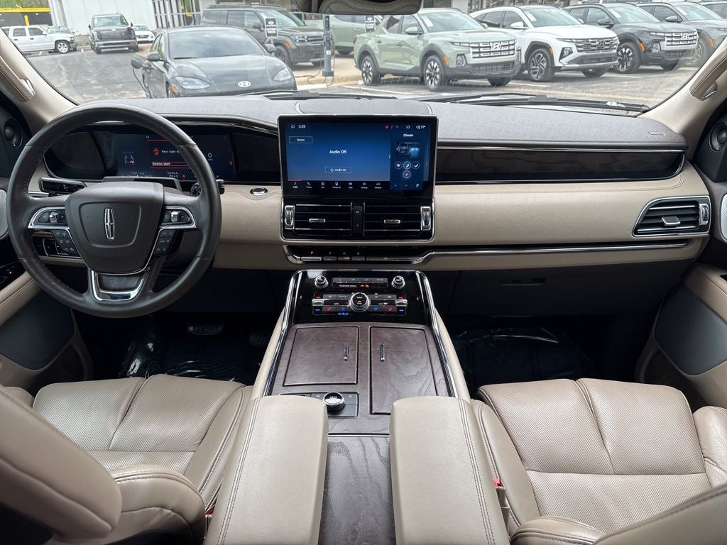 2023 Lincoln Navigator L Reserve