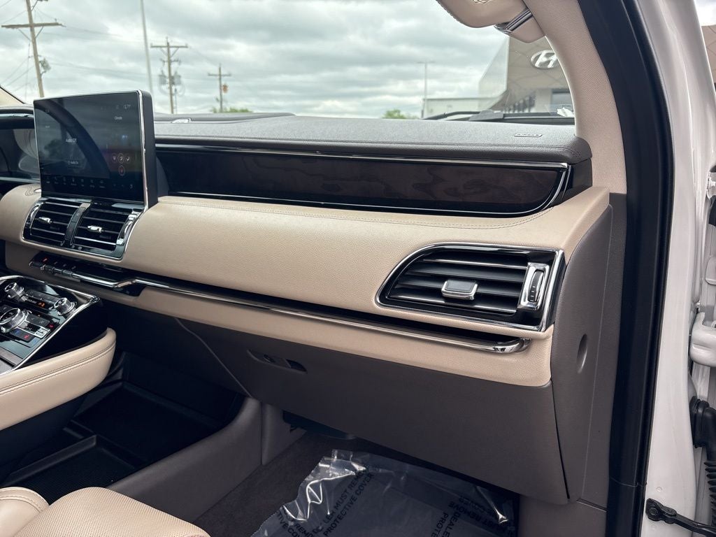 2023 Lincoln Navigator L Reserve