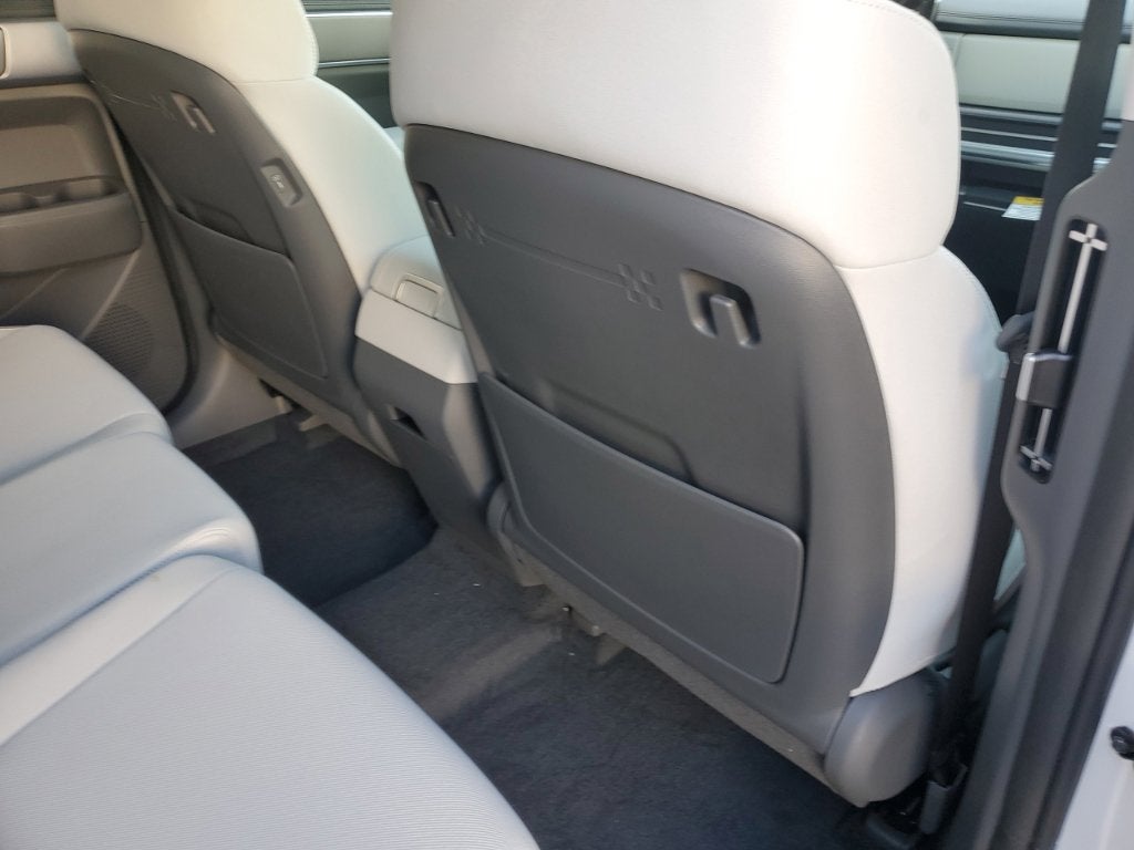 2027 Hyundai Santa Fe SE FWD