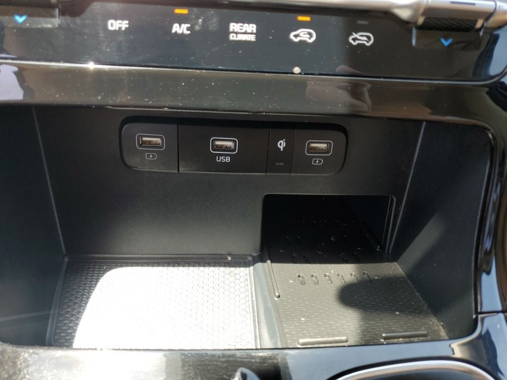 2024 Kia Carnival EX