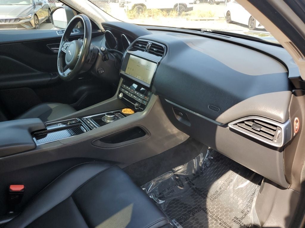 2019 Jaguar F-PACE 25t Premium