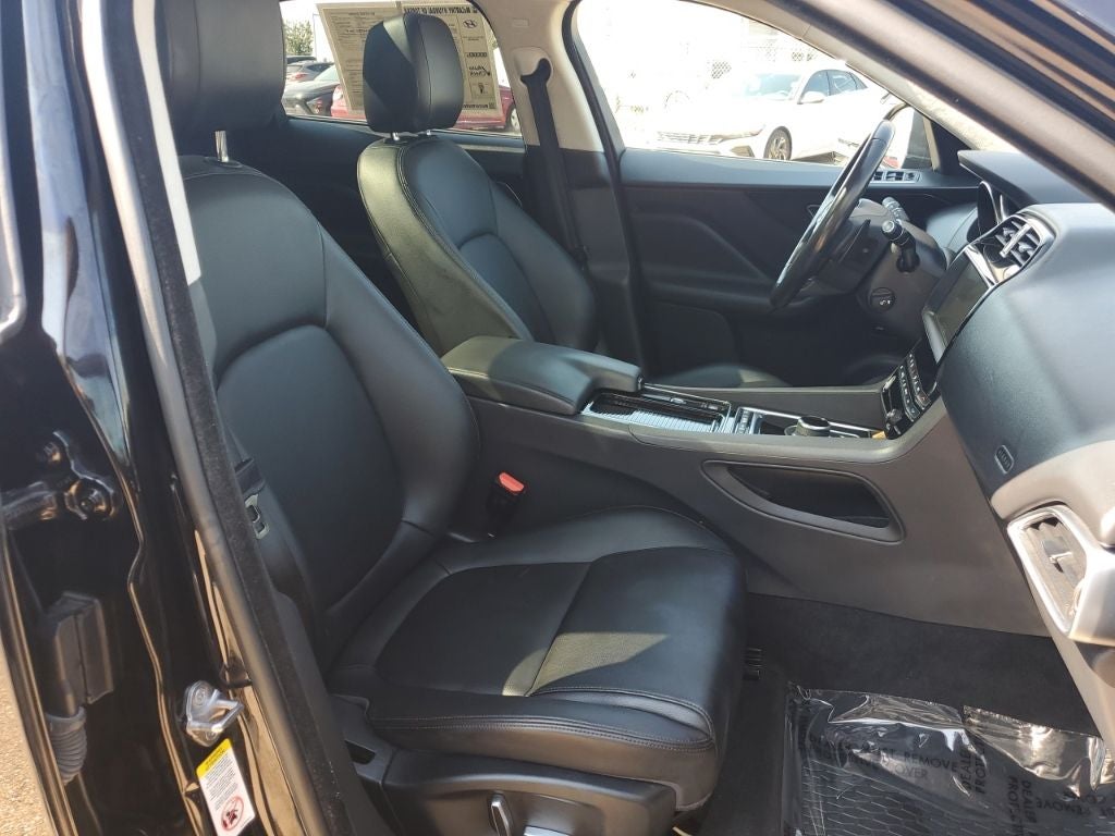 2019 Jaguar F-PACE 25t Premium
