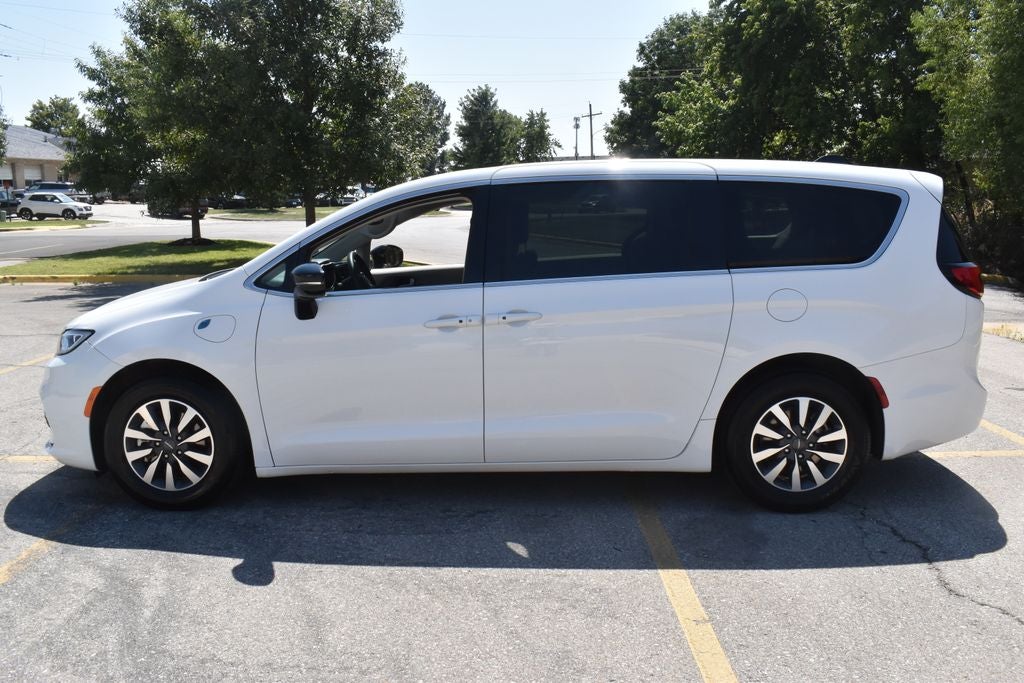 2024 Chrysler Pacifica Hybrid Select