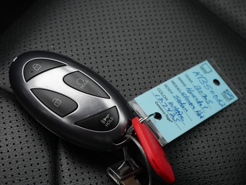 2025 Hyundai Elantra Hybrid Limited